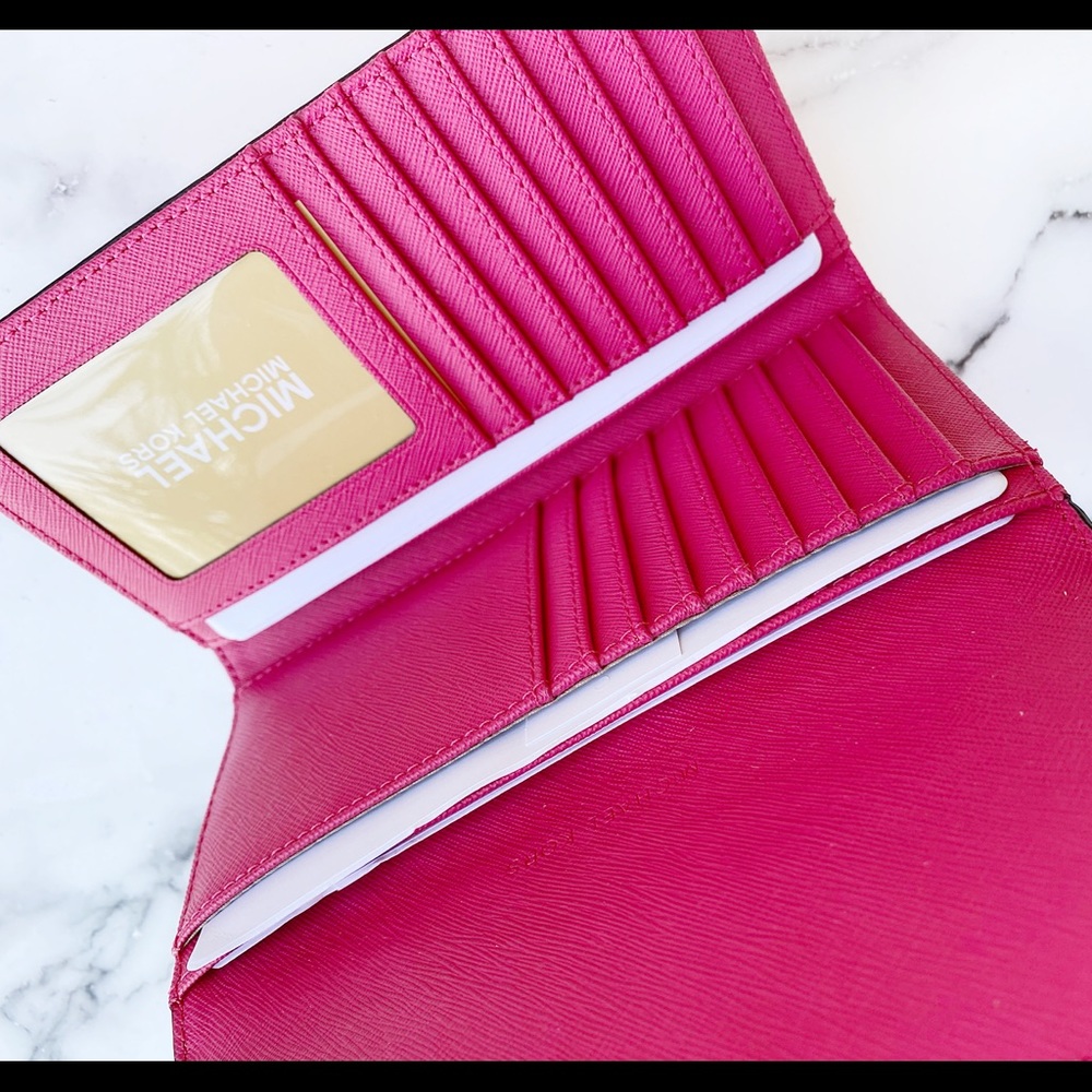 SALE‼️‼️ Michael kors large trifold wallet PINK - Picture 4 of 8